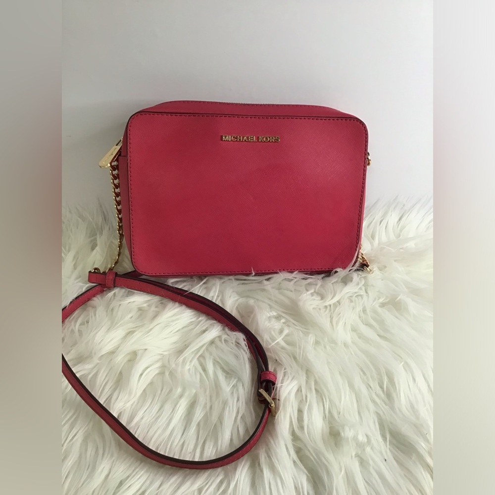 Michael Kors Camera  Bag Crossbody Saffiano Leather  GUC